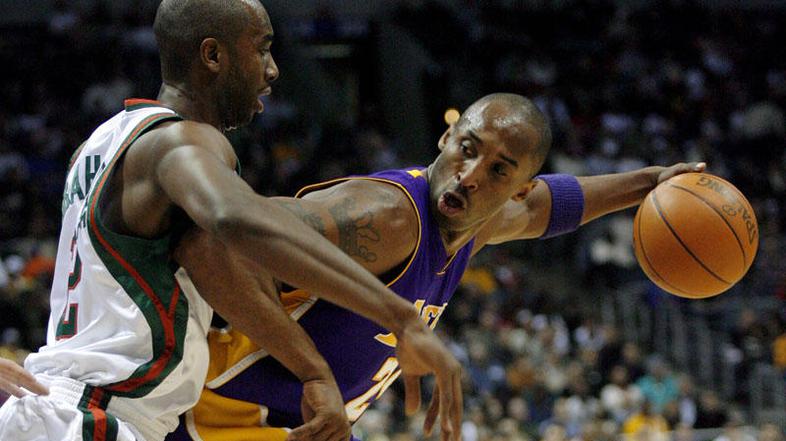 NBA Lakers Bucks 2009 Bryant Bell
