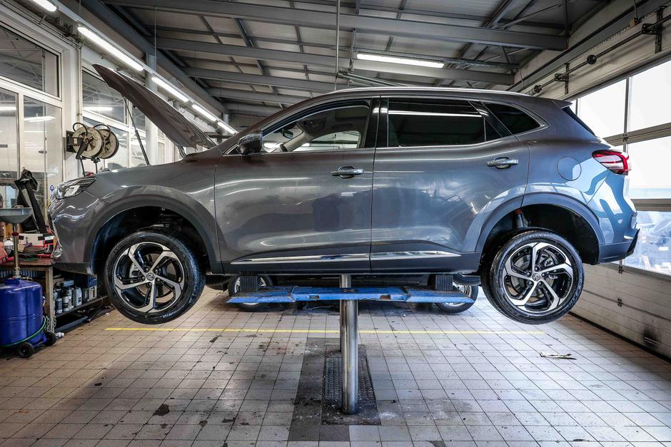 MG servis | Avtor: Saša Despot