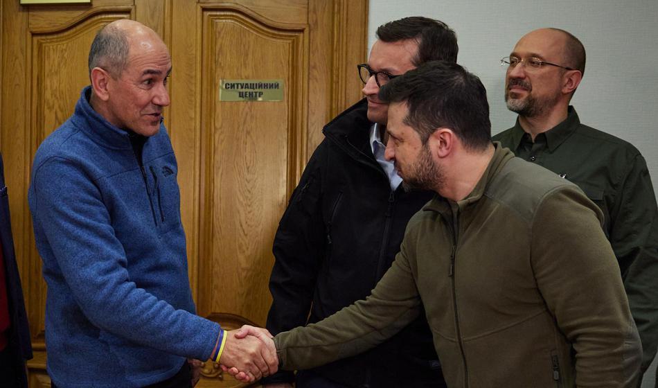 Zelenski želi 70 milijard evrov: Janša pravi, da bo denar zagotovljen