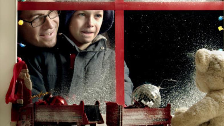 Božični in novoletni prazniki se bližajo. Spremljajte naš posebni portal Veseli 