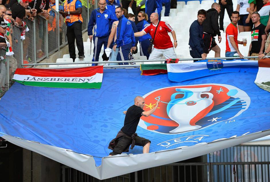 (Madžarska - Islandija)