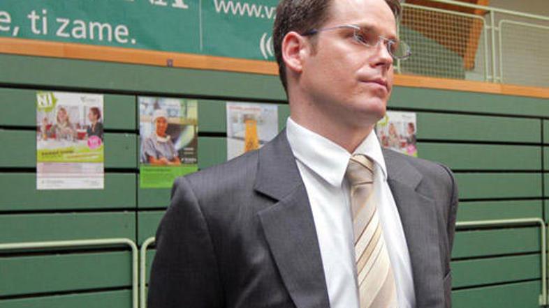 Boštjan Aver bo do imenovanja nove uprave na Vzajemni še vodil tekoče posle.