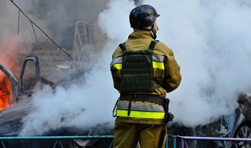 Požar v poslovnih prostorih. Gasilci: Zaprite okna