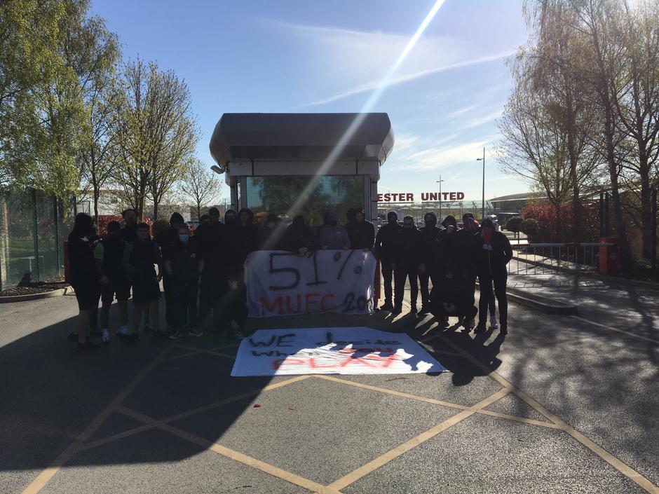 Manchester United navijači Carrington | Avtor: Reševalni pas/Twitter
