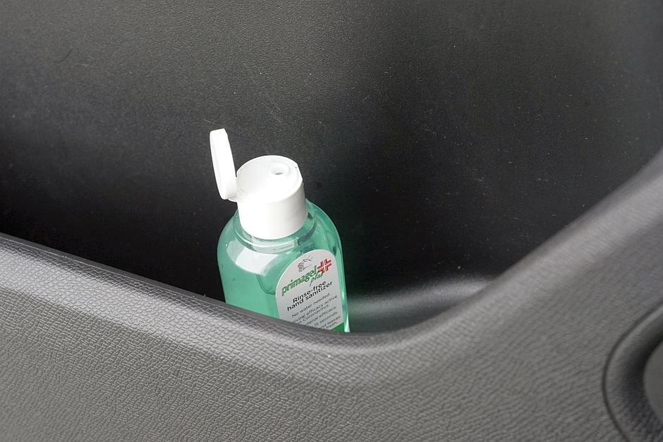 razkužilo v avtu | Avtor: Matija_Janežič