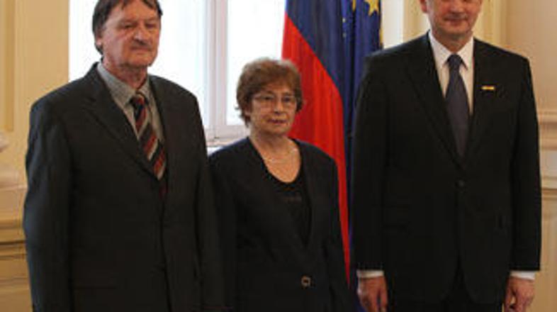 Tine Hribar je na vprašanje, kako bi ocenil stanje demokratičnosti v Sloveniji, 