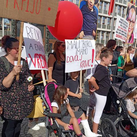 Protest za bolne otroke