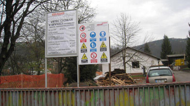 Gradnja vrtca narekuje v centru mesta novo dovozno cesto, nad čemer se krajani ž