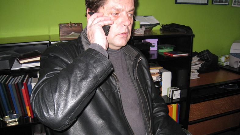 “Absurdno je, da država izplačuje nadomestila prijavljenim na zavodu za zaposlov