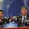 Guus Hiddink (desno) in kapetan John Terry (levo) bosta Chelsea poskušala popelj
