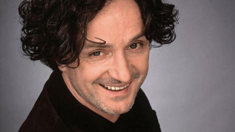 Nekoč je Bragovi zapeljeval ženske, danes pa ženske zasledujejo njega.  Foto: Os