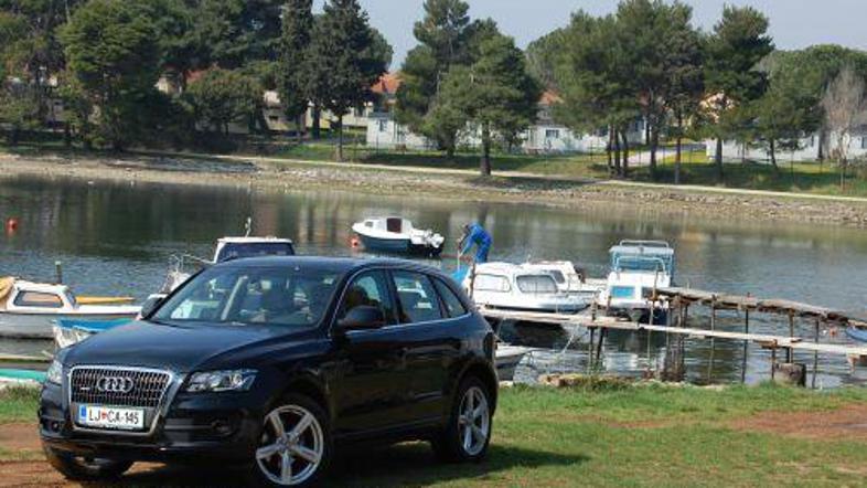 Motor bo večini več kot zadostoval, menjalnik pa je povsem stvar okusa. Glede po