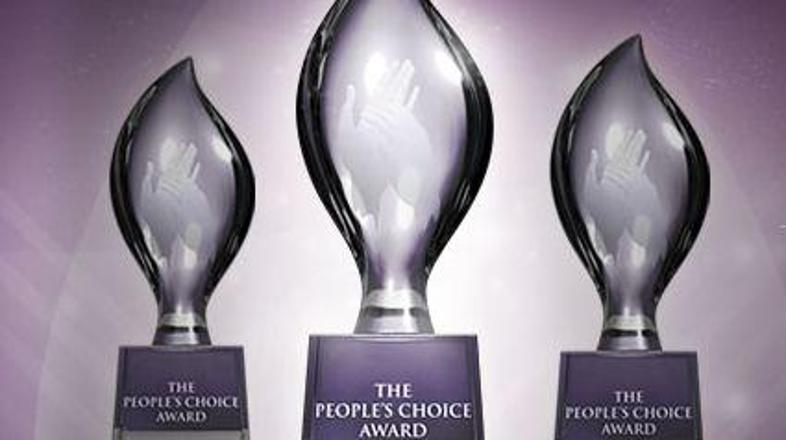 Zaradi stavke scenaristov tradicionalne podelitve ne bo.