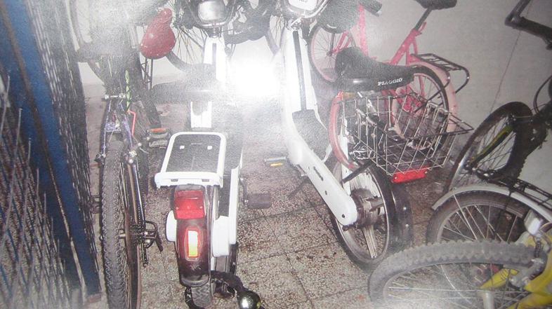 ukradeno kolo z motorjem