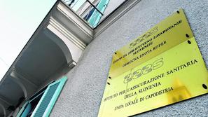 Ker je delo v času stavke upočasnjeno, na ZZZS svetujejo, naj zavarovanci z urej