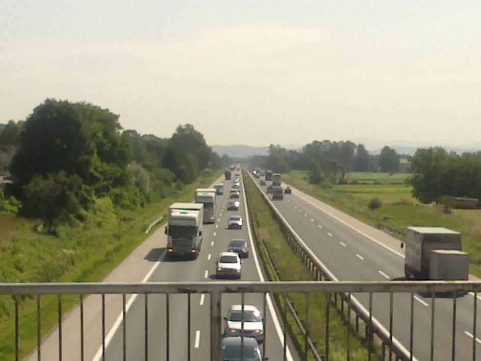 Zastoji na primorski avtocesti.