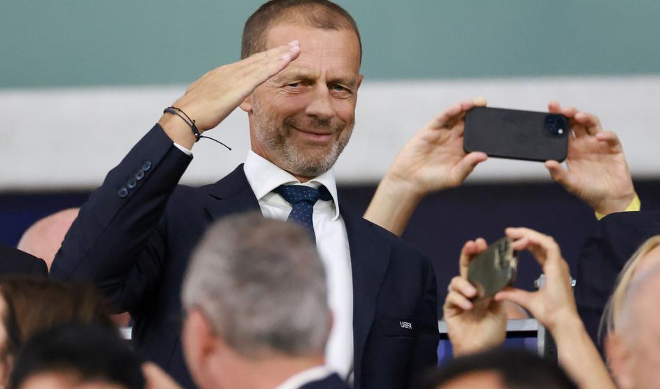 Infantinu teče voda v grlo, Čeferinov seznam vse daljši