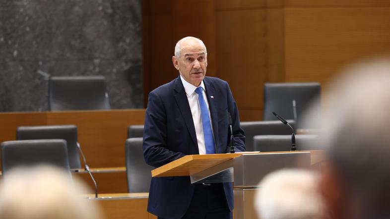 Janez Janša v DZ