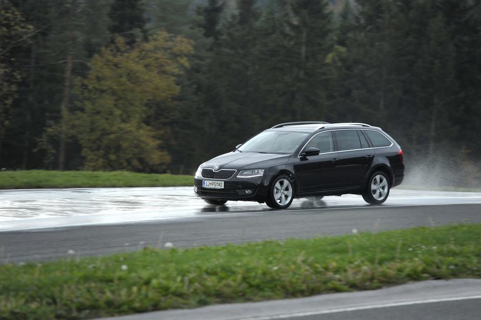 slovenija 23.10.13, Skoda Octavia, avto, finalisti, test, Vransko, avto leta 201 | Avtor: Anže Petkovšek