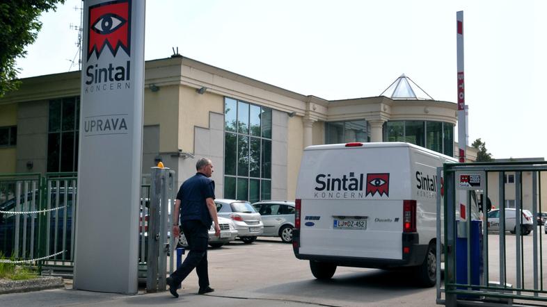 MNZ je ustavil postopek začasnega odvzema licence družbi Sintal.
