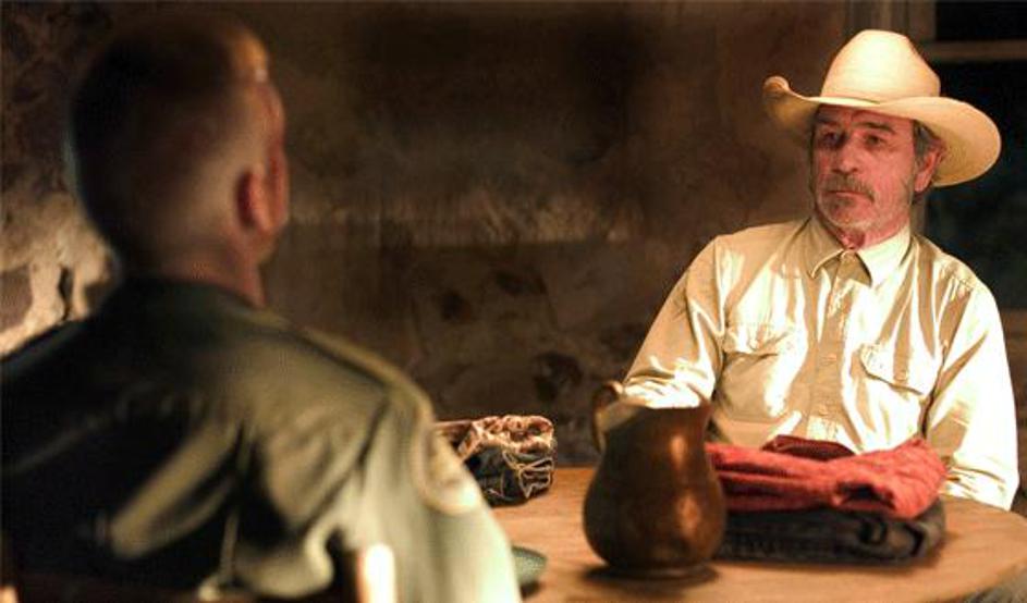 Tommy Lee Jones v filmu Stranger on my Land