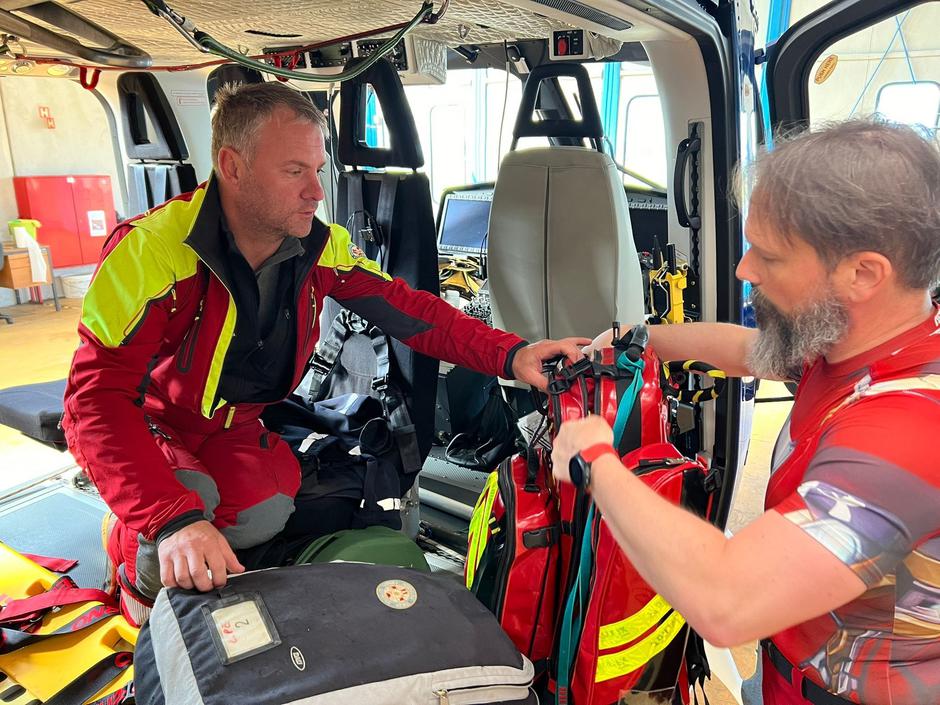 Reševanje s helikopterjem | Avtor: PU Kranj