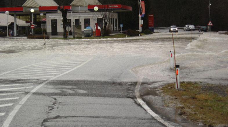 Med božičnimi poplavami je gladina Bohinjskega jezera narasla za tri metre, kar 