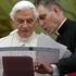 Papež Benedikt XVI. na počitnicah v poletni rezidenci Castelgandolfo na jugu Rim