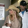Jessica Simpson se v družbi svojega fanta vrača v Los Angeles, potem ko bo konec