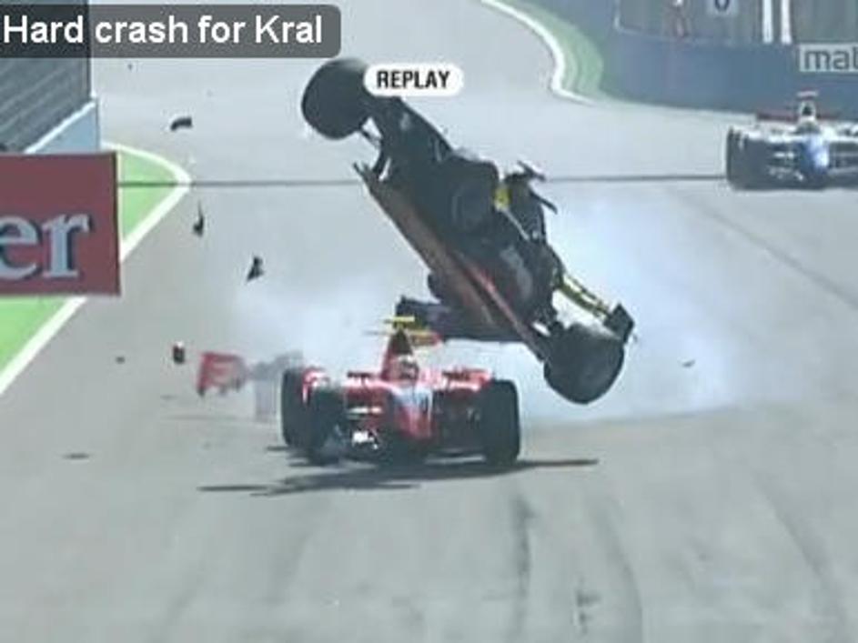 Takole je bil videti polet Josefa Krala. (Foto: YouTube)