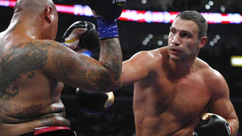 Kličko je uspešno ubranil naslov prvaka v težki kategoriji. To je njegova 38 zma