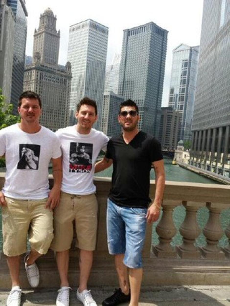 Messi brat bratje brata Chicago Čikago stolpnica stolpnice mesto Twitter | Avtor: Reševalni pas/Twitter