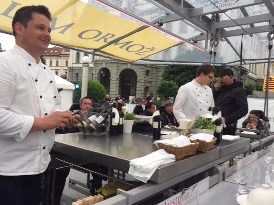 Dinner in the sky | Avtor: L. T.