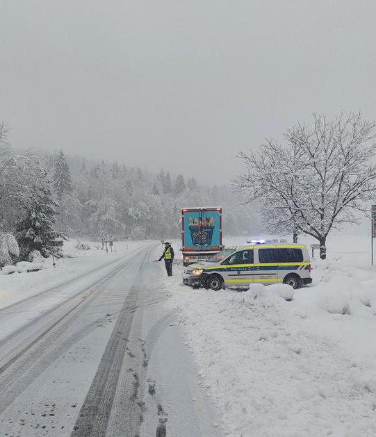 Izločanje vozil v smeri Črnomlja.