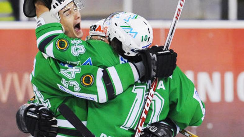 Olimpija v finalu proti Salzburgu vodi z 2:1 v zmagah. Od končnega slavja jo loč