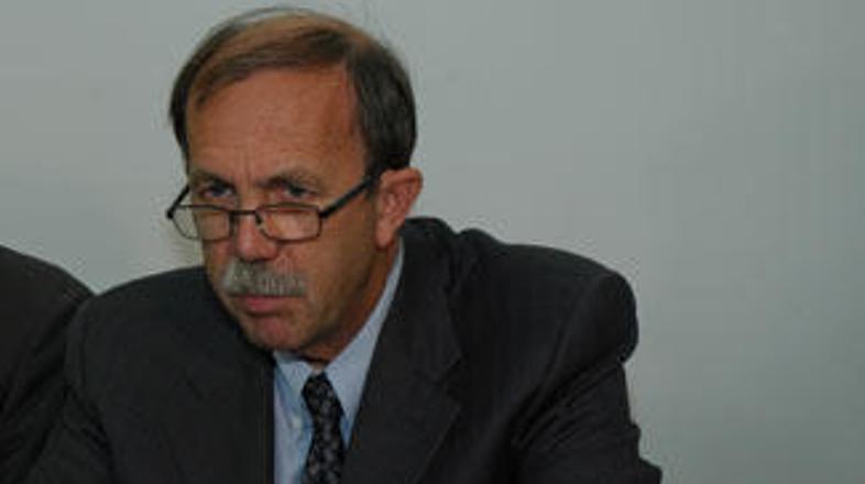 Majzelj pravi, da je upokojenec in ne daje izjav ...