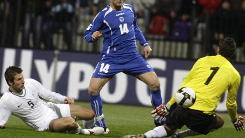 Tako Cesar (levo) in Handanović (desno) kakor tudi Ibišević (sredina) naj bi, so