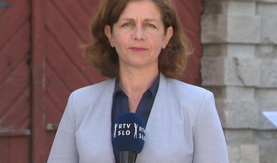 Novinarko TV Slovenija ozmerjal z govnom: Nisva še končala!