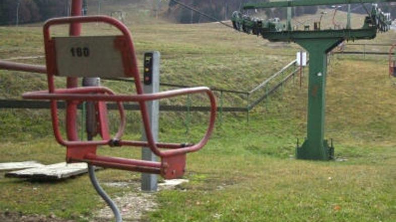 Nemka se bo po vožnji z žičnico domov vrnila brez enega prsta.