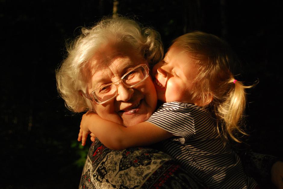 Babica in vnukinja | Avtor: Unsplash
