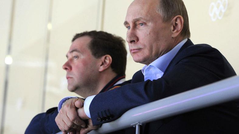 dimitrij medvedjev vladimir putin olimpijske igre hokej soči