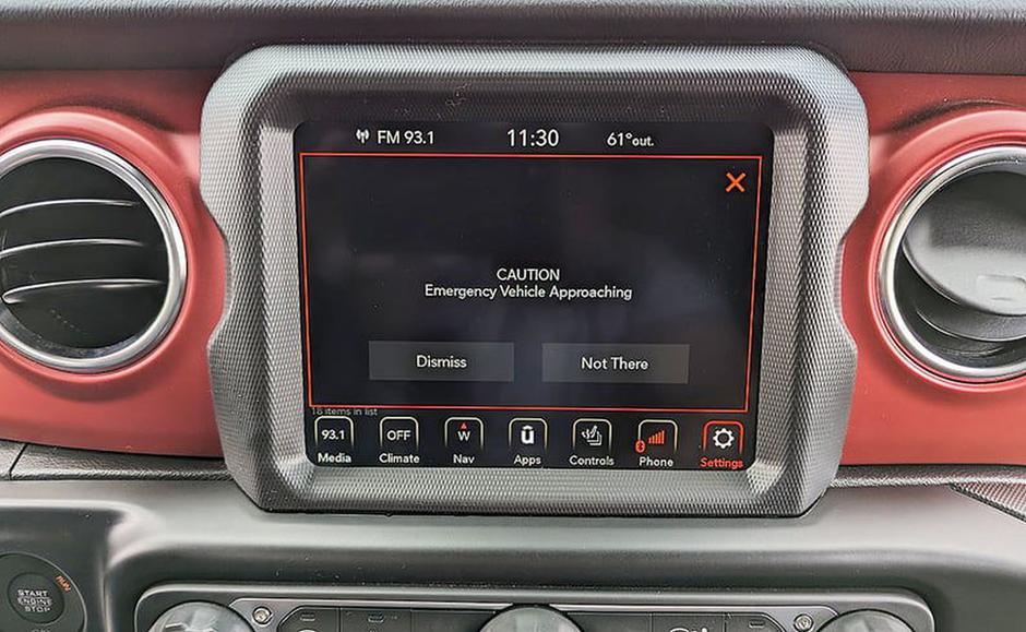 EVAS, sistem za opozarjanje voznikov na približevanje intervencijskih vozil | Avtor: Stellantis