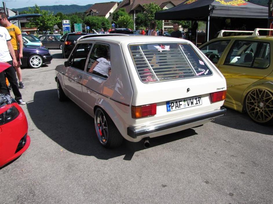 Srečanje VW in drugih predelanih vozil na Vrbskem jezeru.