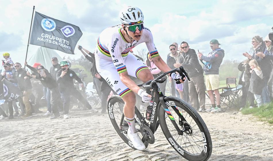 Pogačar na nedovoljen način do pomoči? Bi morali komisarji kaznovati UAE?