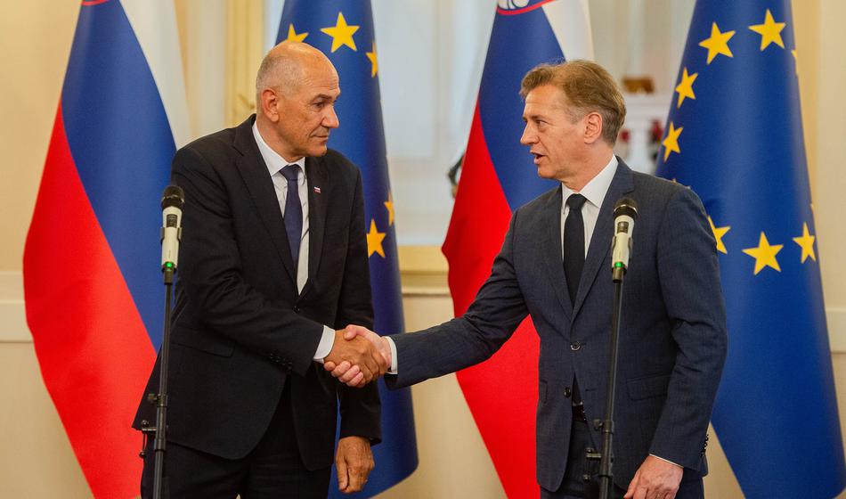 Golob zaradi visokih cen goriv pripravljen pomagati Janši, to predlaga