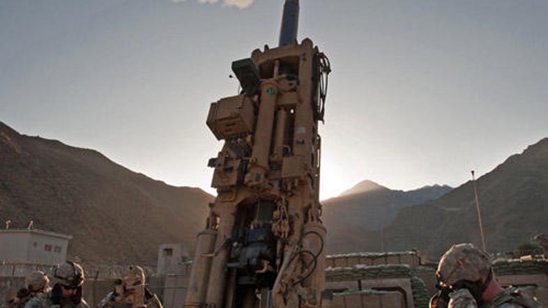 Uporniki so v dobro načrtovanem napadu ubili osem ameriških in dva afganistanska