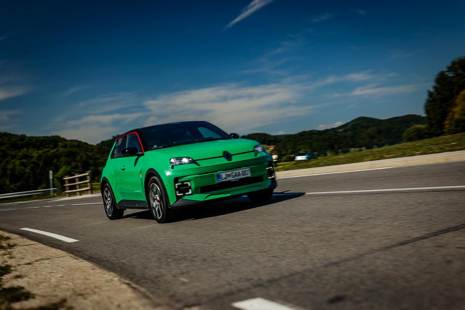 Predstavitev Renault twingo, R4 in R5 | Avtor: Saša Despot