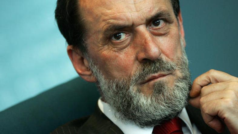 Vuk Drašković je razsodbo že označil za zgodovinsko, saj gre za prvi primer, da 