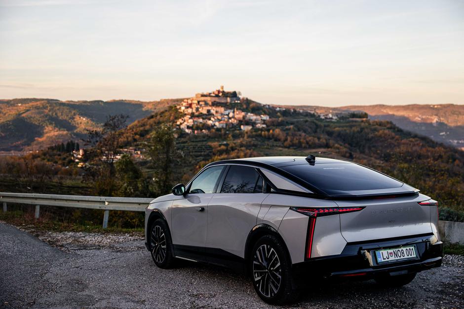 DS N°8 | Avtor: Saša Despot