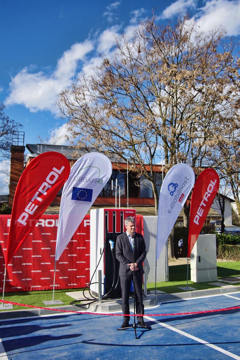 Petrol | Avtor: Petrol